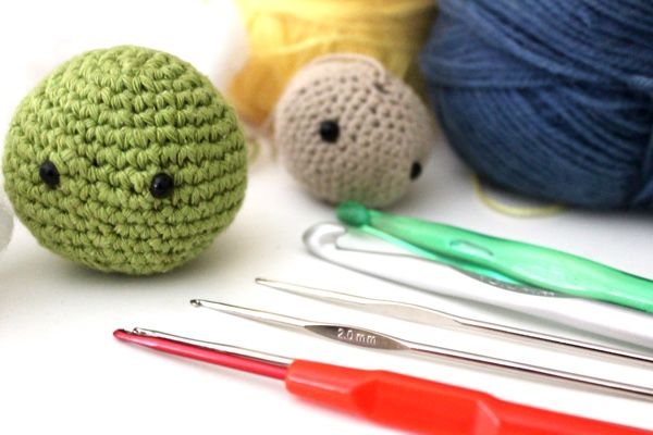 Elegir la Aguja de Crochet Correcta para Cada Tipo de Hilo